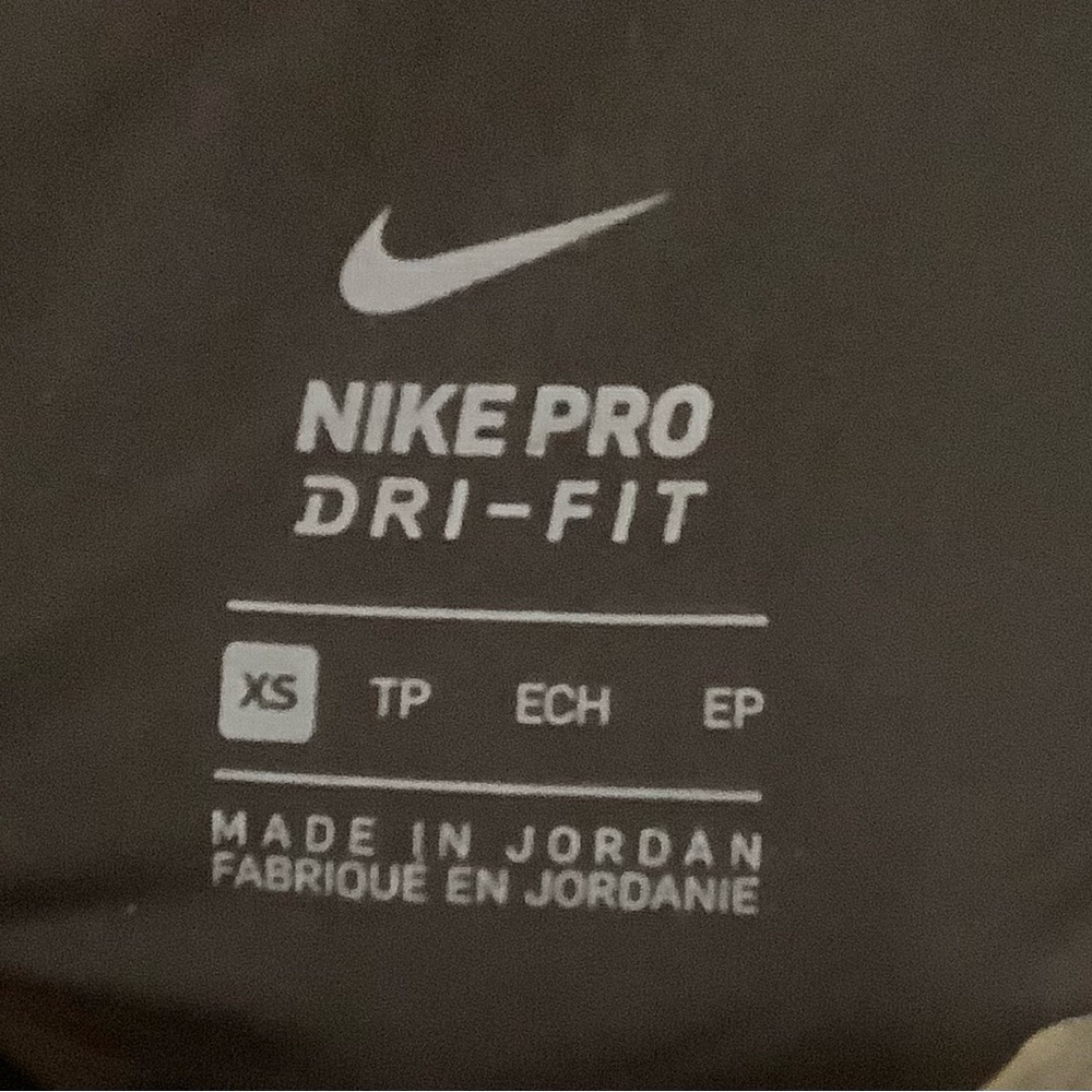 NEW! Nike Pro Dri-Fit Black Tight Fit Tank Top with Neon Pink Trim - Picture 5 of 7